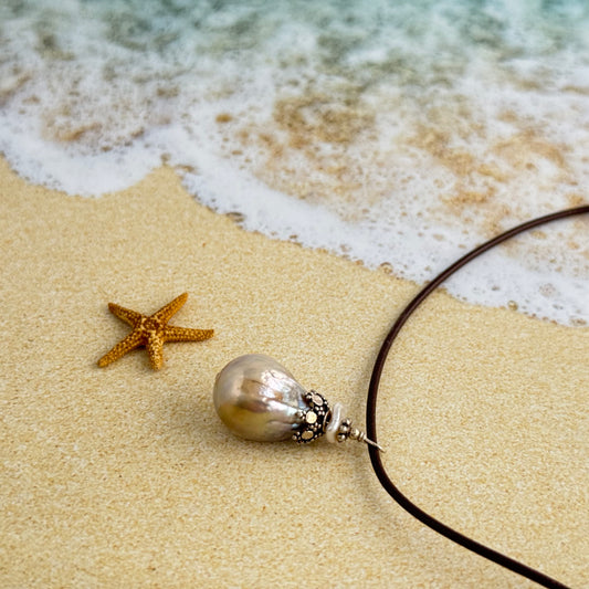 Baroque Freshwater Pearl Necklace in Leather