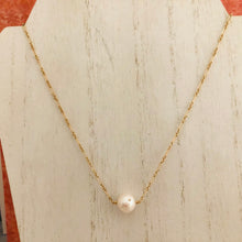 Load image into Gallery viewer, Simple Freshwater Pearl Necklace in Gold Fill
