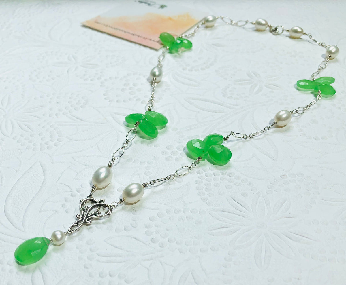 Green Chalcedony and Freshwater Pearl Necklace