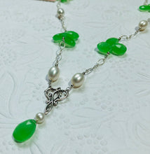 Load image into Gallery viewer, Green Chalcedony and Freshwater Pearl Necklace
