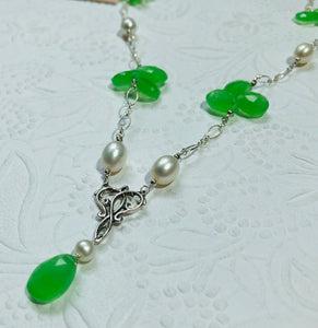 Green Chalcedony and Freshwater Pearl Necklace