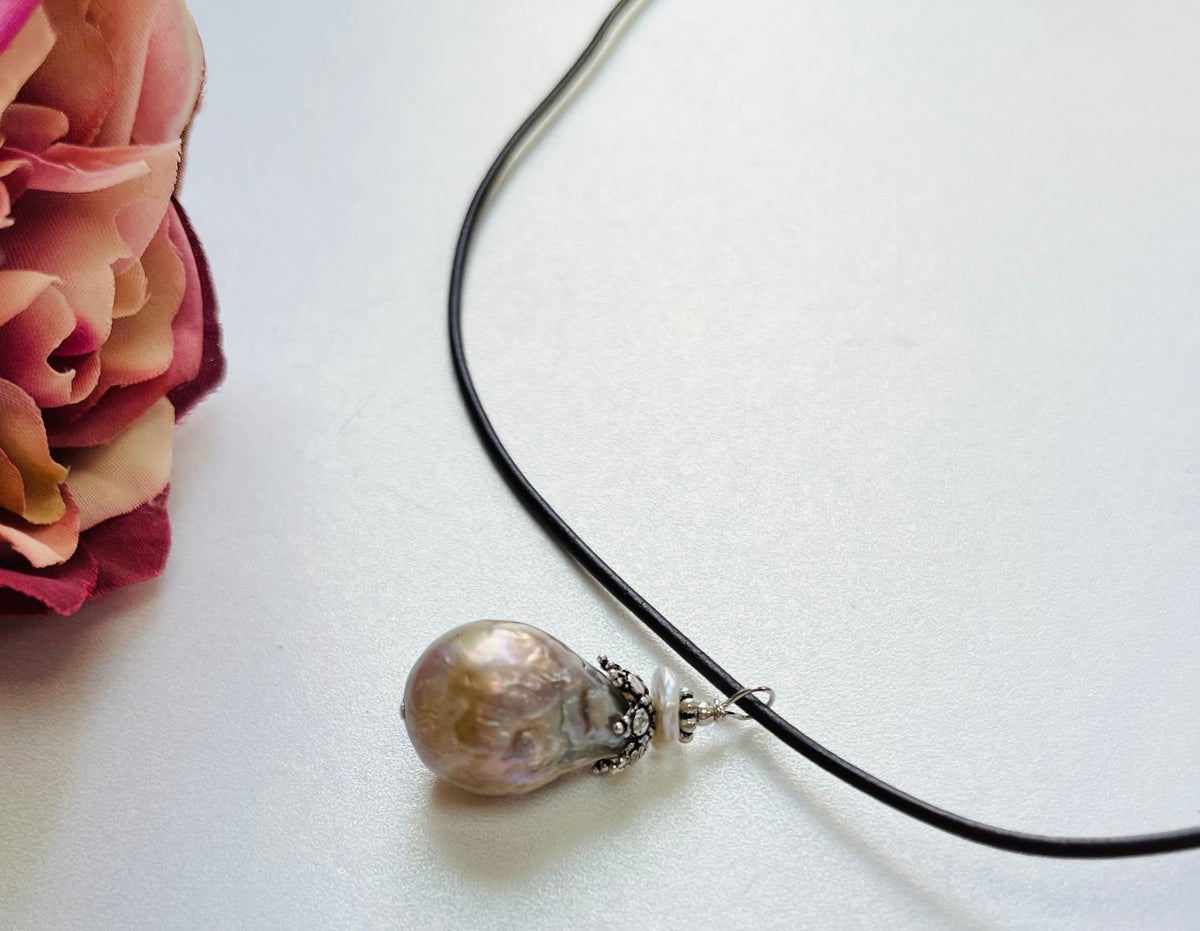 Baroque Freshwater Pearl Necklace in Leather