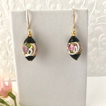 Load image into Gallery viewer, Black Oval Venetian Wedding Cake Earrings
