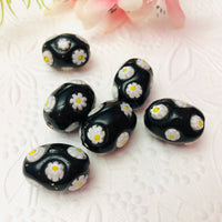 Black and White Daisy Murano Glass Oval Bead, 20MM