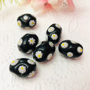 Black and White Daisy Murano Glass Oval Bead, 20MM